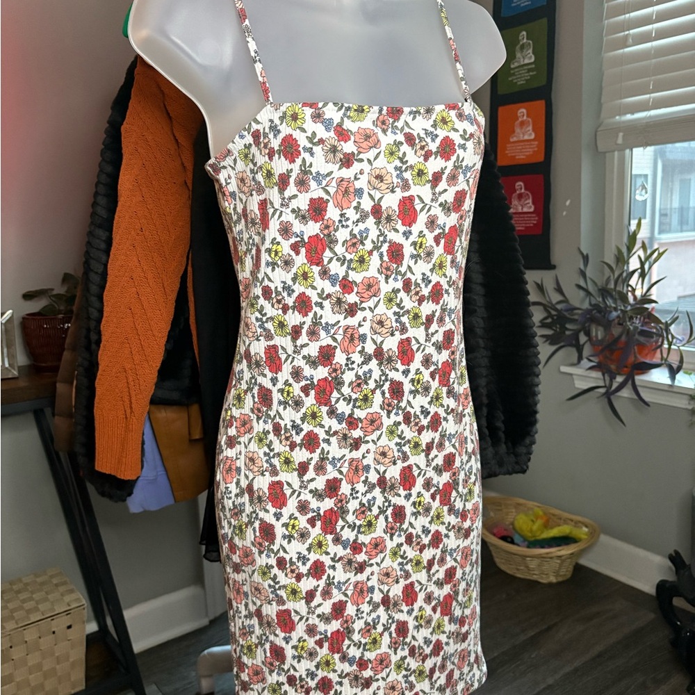 Chic Floral Mini Dress with Spaghetti Straps